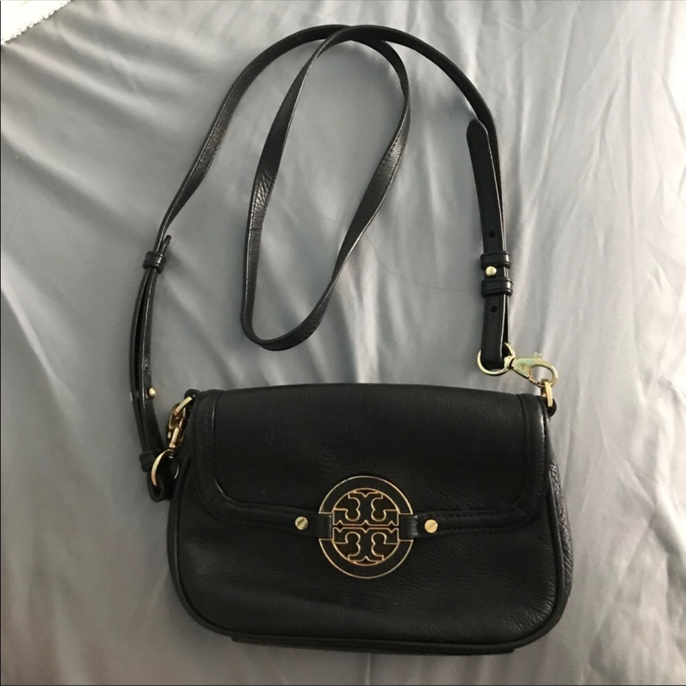 Resisting Tory Burch side bag